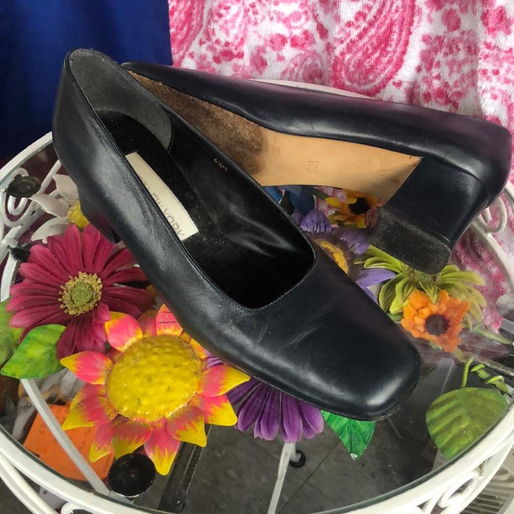 Jones New York navy blue shoes